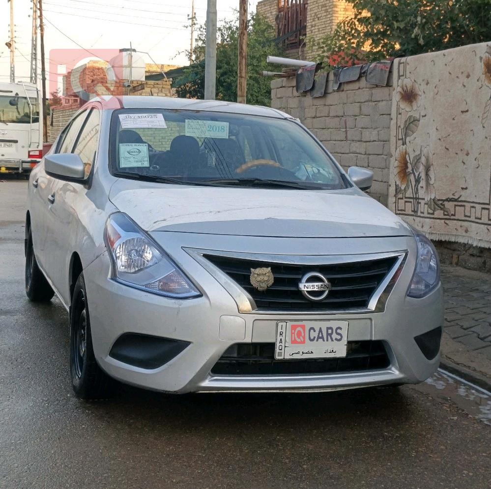 نيسان فيرسا